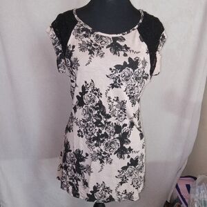 Carol Rose Black and Cream Floral Top Whimsigoth Sz M